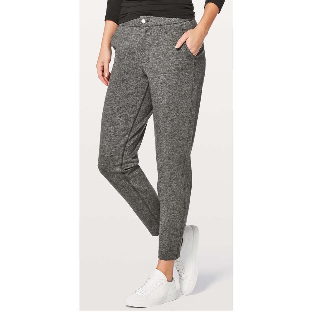 Lululemon City Trek Trouser II *28"
Heathered Black, size 4